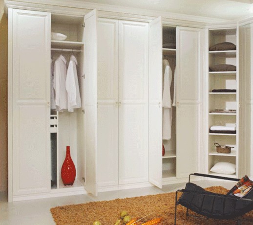 暖白色掩门衣柜设计图 完美演绎温馨居室图片